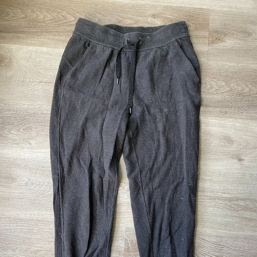 Grey cropped Lululemon track pants